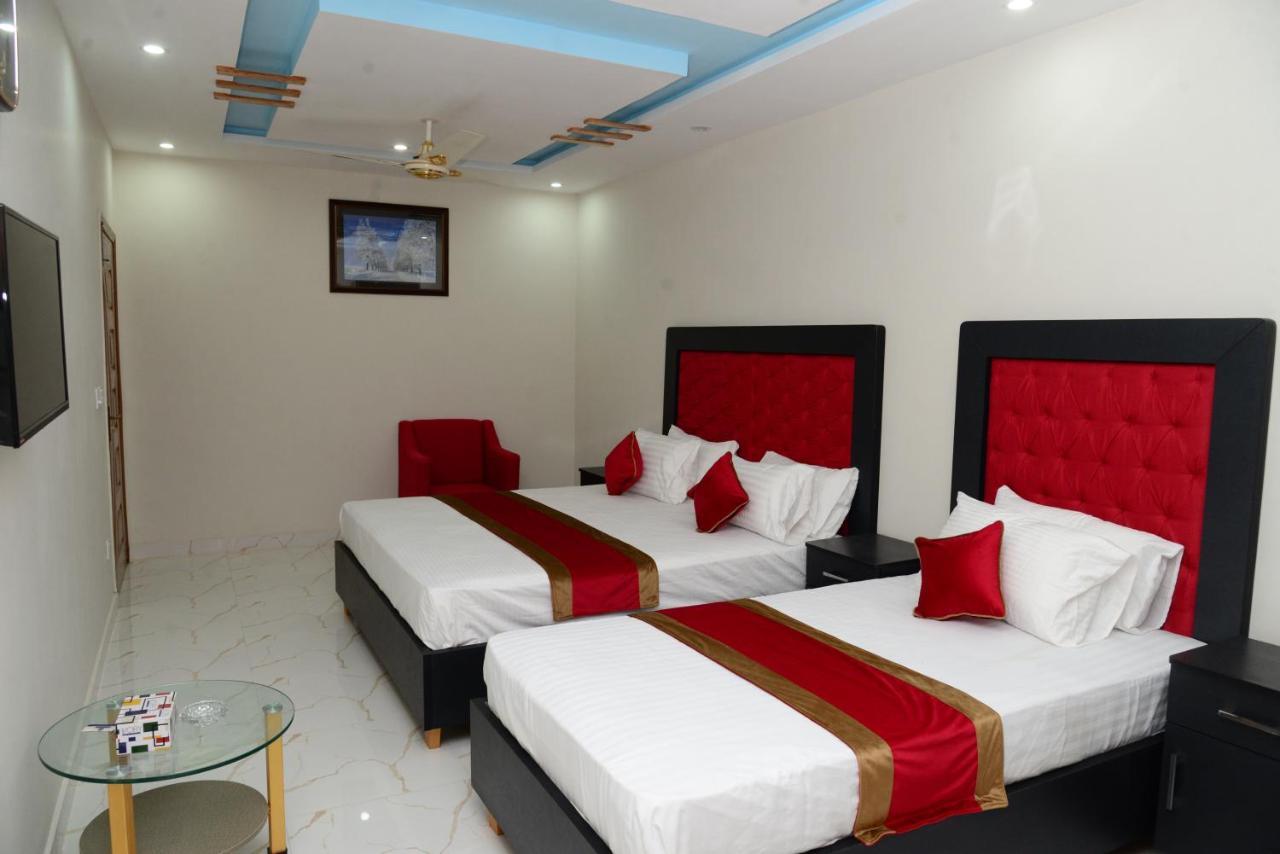 Hotel Deluxe Lahore Exterior photo